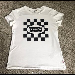Levi’s Graphic Tee